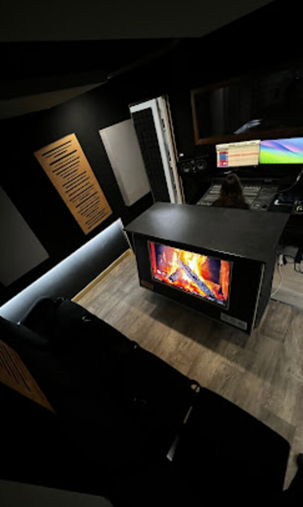Studio BR — cheminée